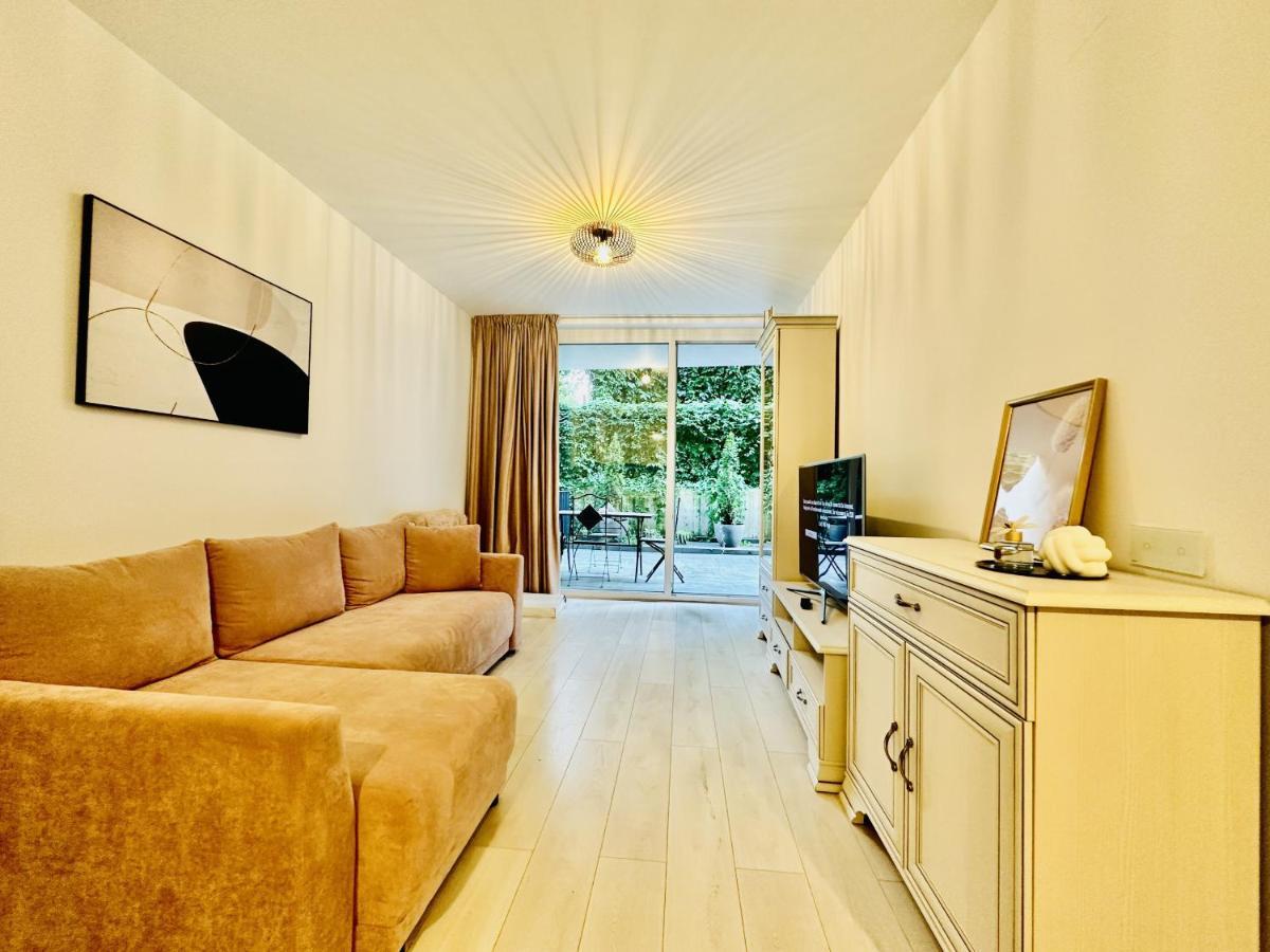 Palfi Apartment With Garden & Parking Cluj-Napoca Exteriör bild